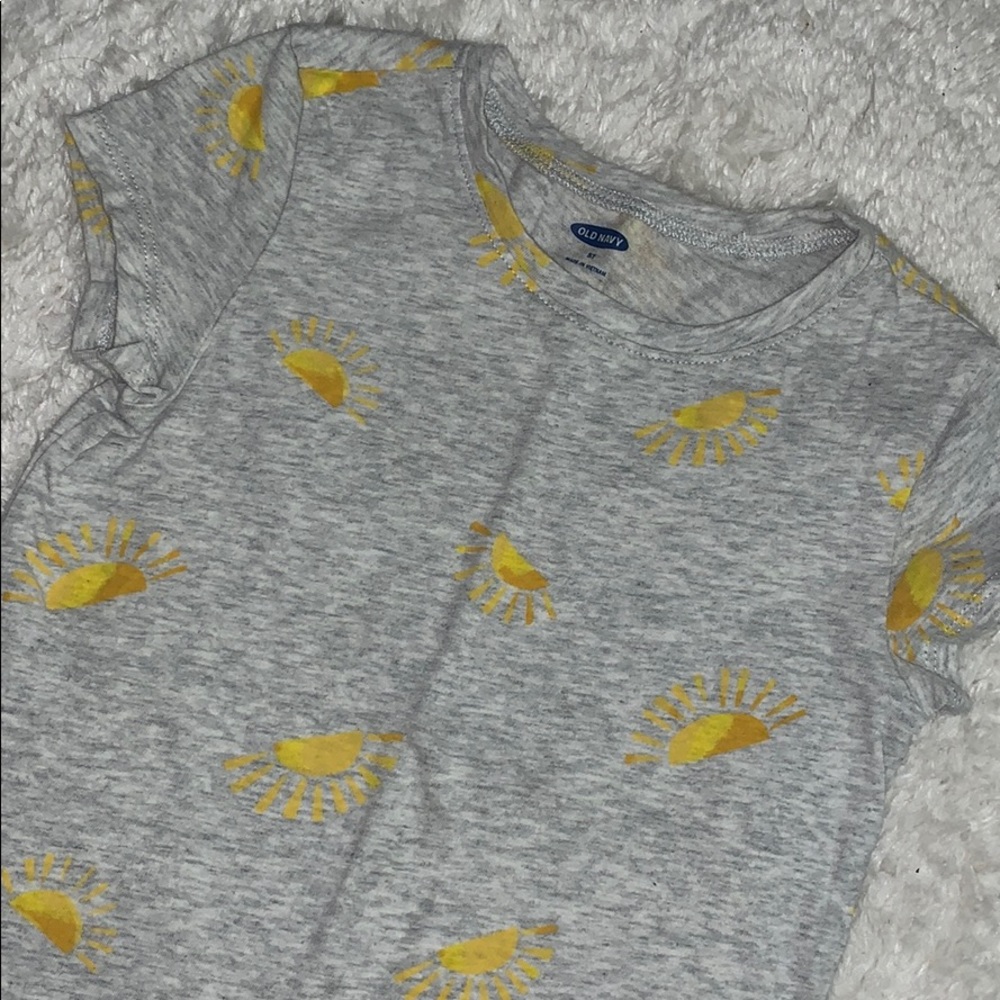 Old Navy toddlers girls graphic tee size 5T